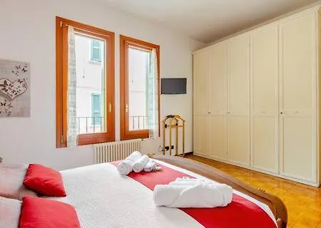 Centro Storico Con Garage Incluso, Da Kathy Apartment