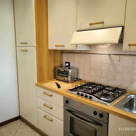 Centro Storico Con Garage Incluso, Da Kathy Apartment Desenzano del Garda