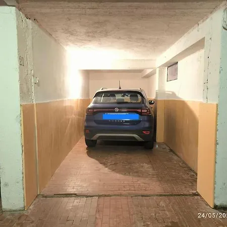 Centro Storico Con Garage Incluso, Da Kathy Desenzano del Garda