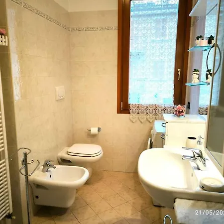 Appartamento Centro Storico Con Garage Incluso, Da Kathy Desenzano del Garda